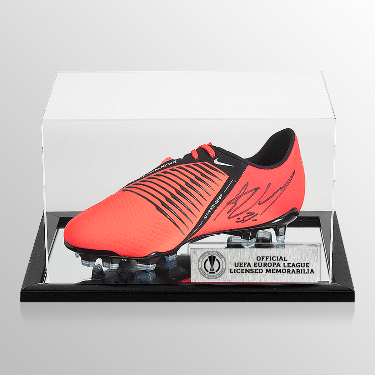 Kevin Volland Oficial de la UEFA Europa League firmó la bota de veneno de Nike Phantom rojo y negro en caso de acrílico