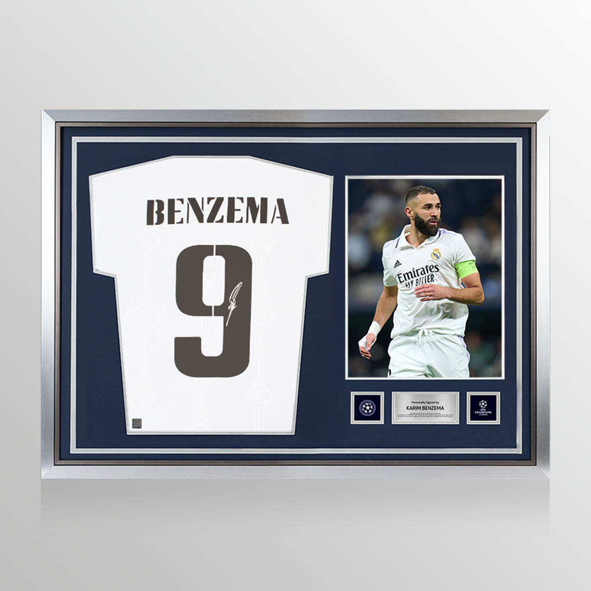 Karim Benzema officiel de l&#39;UEFA Champions League en arrière signé et héros encadré le Real Madrid 2022-23