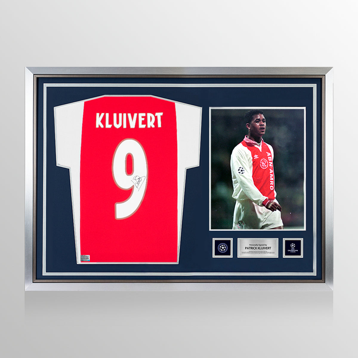 Patrick Kluivert, offizieller UEFA-Champions-League-Rücken, signiertes und gerahmtes modernes Ajax-Heimtrikot