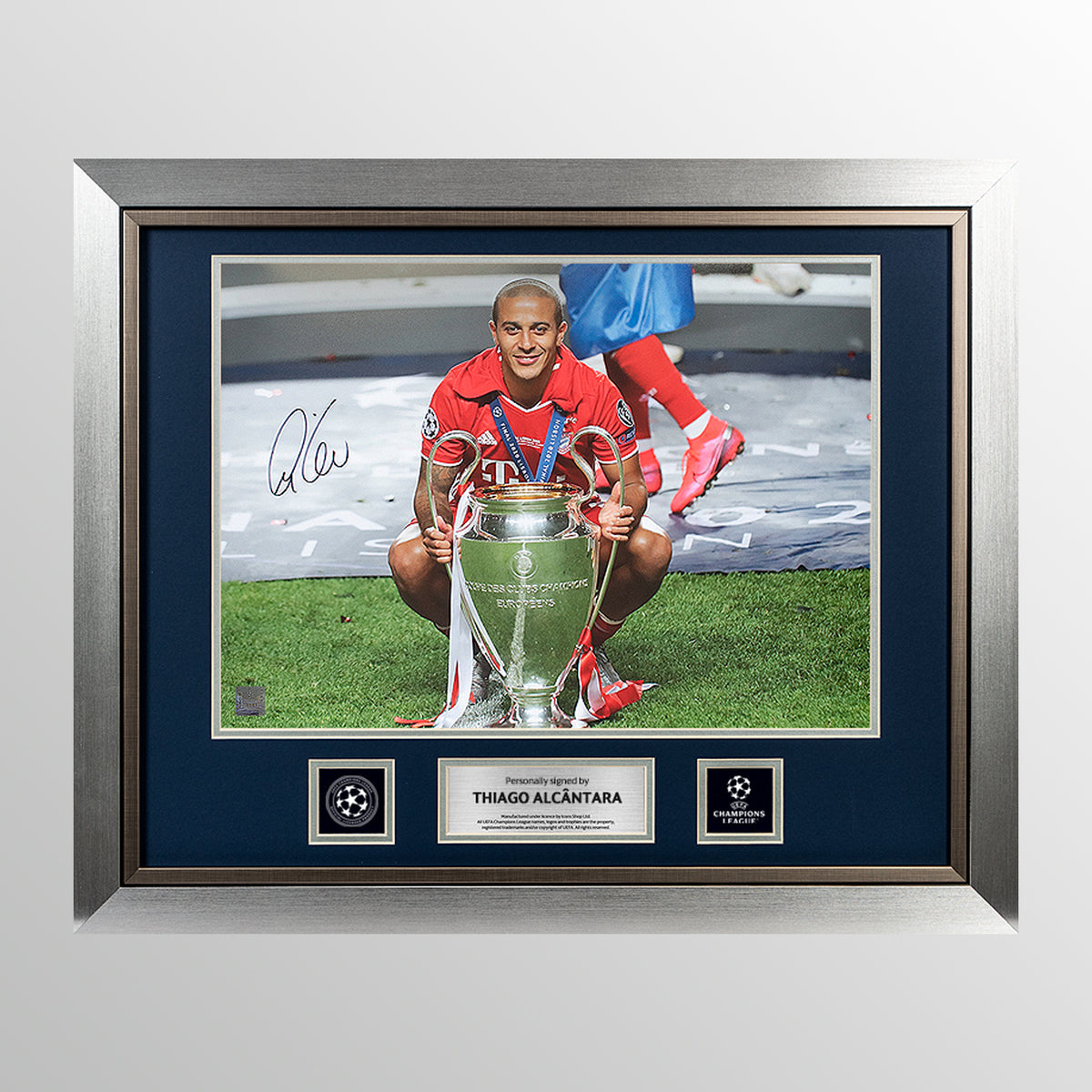Thiago Alcantara Official UEFA Champions League Signed and Framed Bayern Munich Photo: 2020 Winner UEFA Club Competitions Online Store