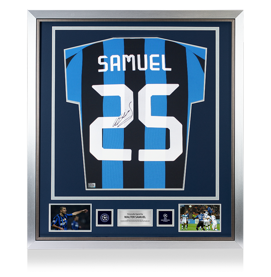 Maglia ufficiale Home della UEFA Champions League di Walter Samuel, autografata e incorniciata sul retro dell&#39;Inter moderna con numeri in stile tifoso