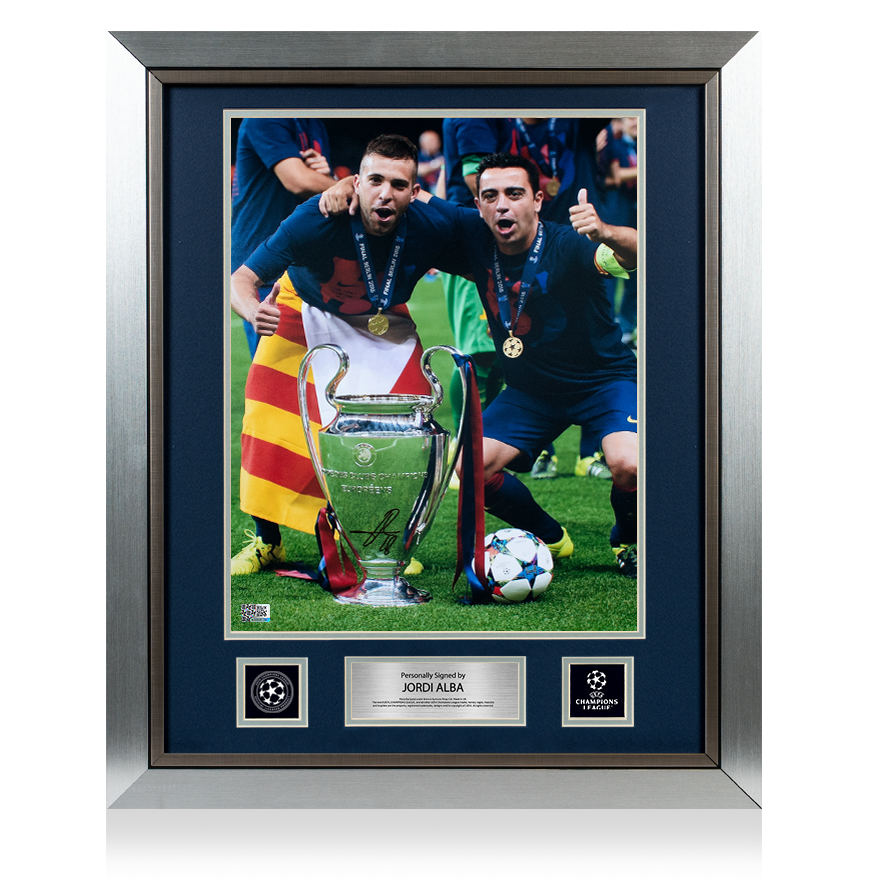 Jordi Alba, offiziell signiert und gerahmt von der UEFA Champions League. Foto vom FC Barcelona: Gewinner der UEFA Champions League 2010