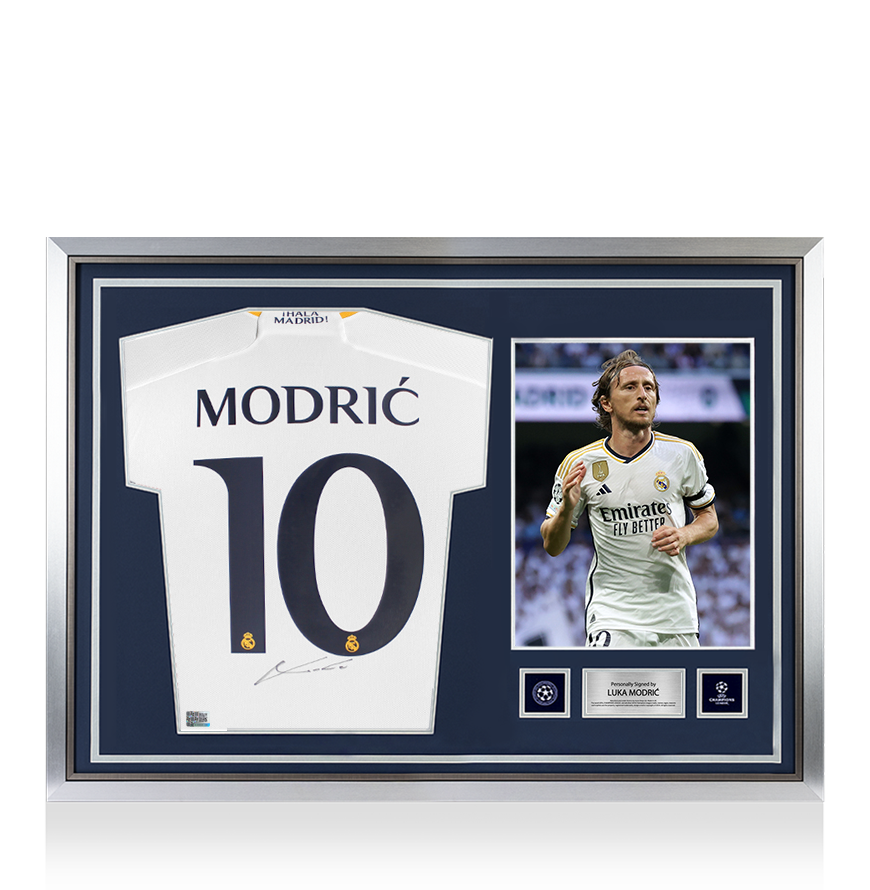 Maglia ufficiale del Real Madrid CF 2023-24 di Luka Modric autografata sul retro della UEFA Champions League e incorniciata dall&#39;eroe