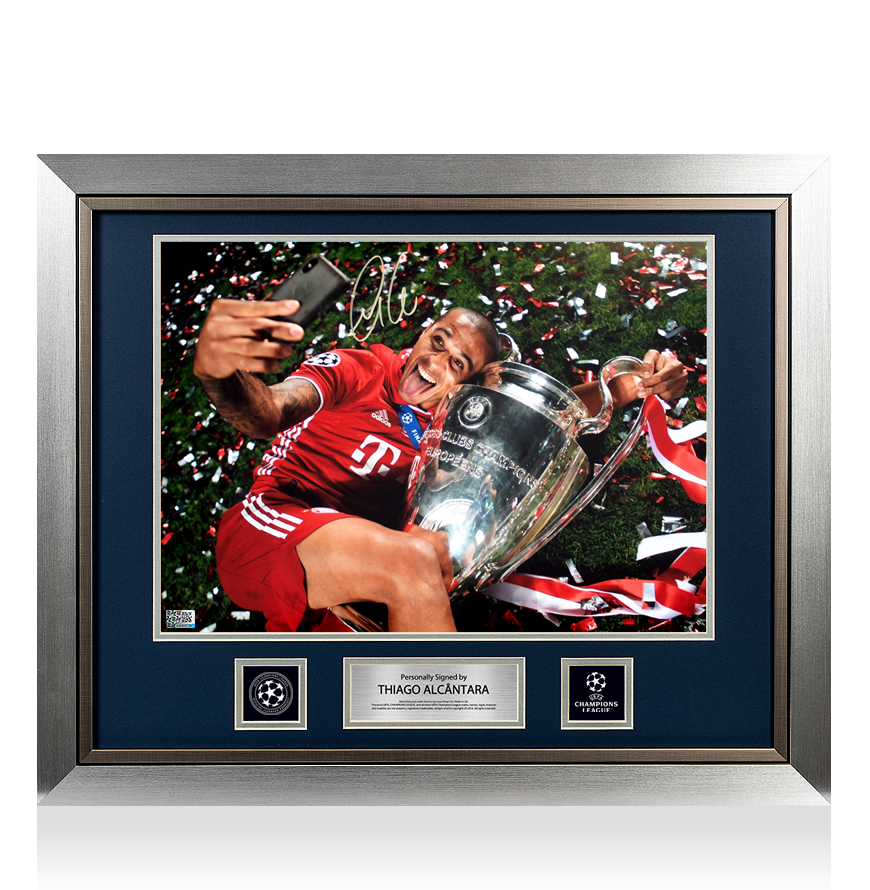 Thiago Alcantara Foto ufficiale dell&#39;FC Bayern Monaco, autografata e incorniciata dalla UEFA Champions League: vincitore del 2020